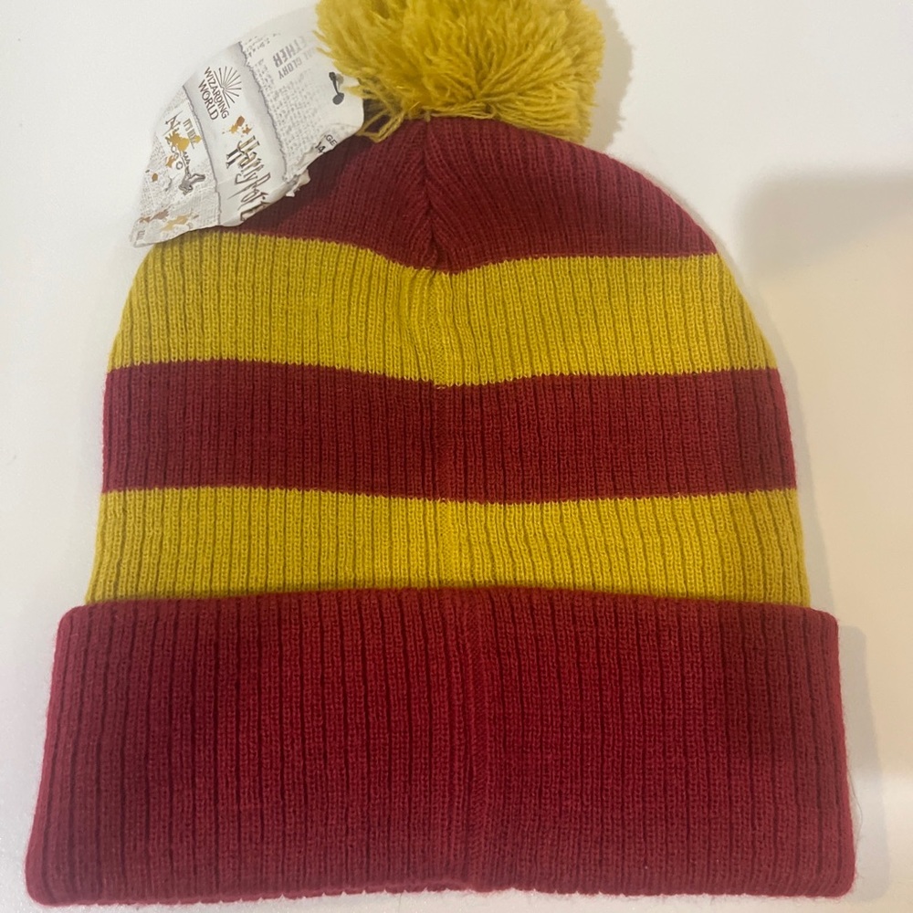 Harry Potter Gryffindor Logo Knit Cuff Pom Beanie Hat Cap Adult OSFM - Picture 2 of 10